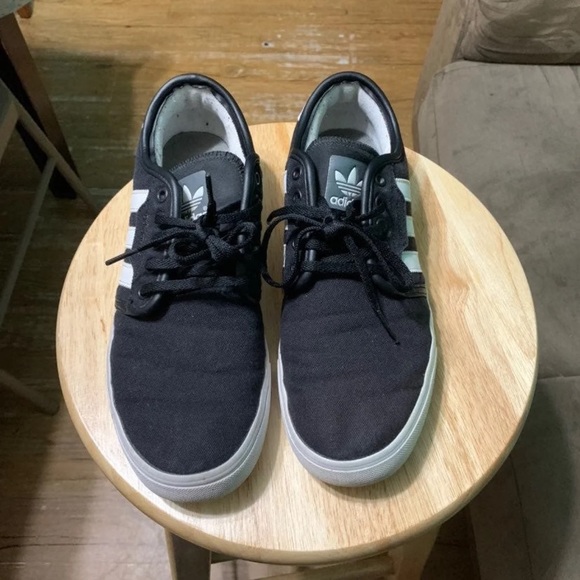 Black authentic adidas size 7 - Picture 2 of 4